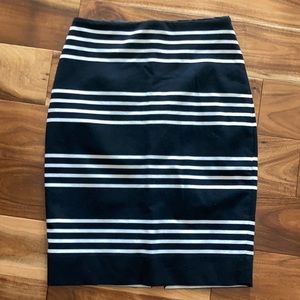 WHBM- Black and white stripe pencil skirt / with some stretch - size 2